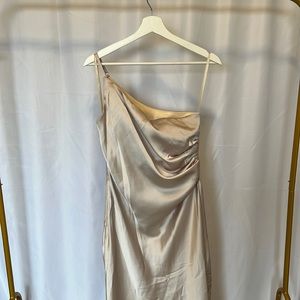 Floor length dress, one shoulder, ruching on 1 side and below knee side slit